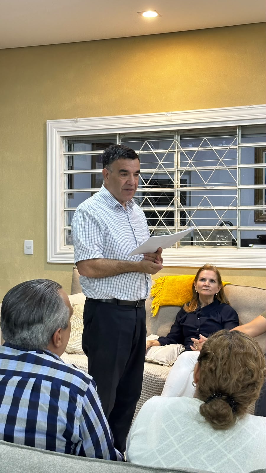 Pinho ouvindo moradores em Brasília